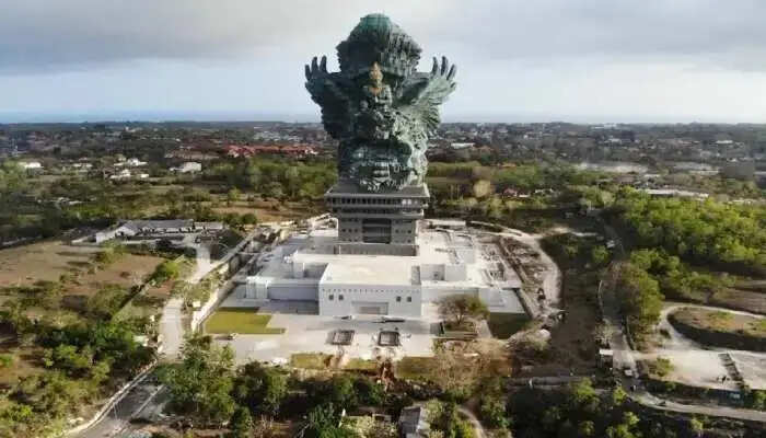 the tallest statue of lord Vishnu is in muslim country Indonesia built in 24 years at the cost of billions&nbsp;