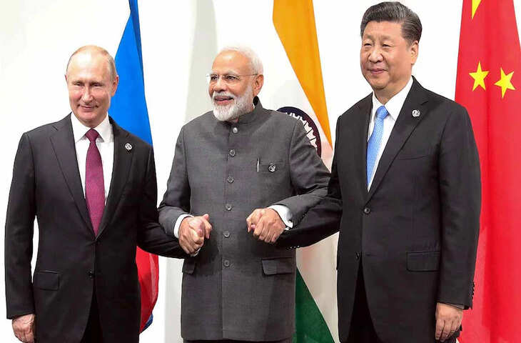 टैरिफ वॉर में&nbsp;अमेरिका अपने लिए खड़ी कर सकता है मुसीबत,&nbsp;रूस-भारत-चीन एकजुट हुए तो जाने दुनिया के शक्ति संतुलन में क्या होगा बदलाव ?