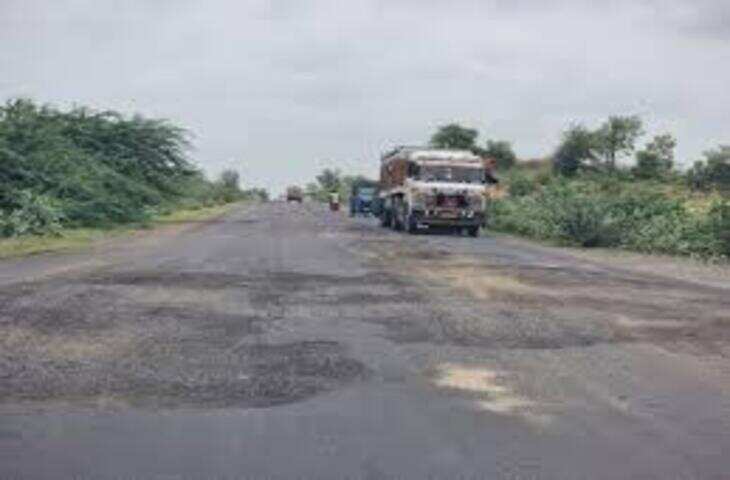 एनएच-68 पर भीषण हादसा: टैंकर पलटने के बाद आग, मचा हड़कंप