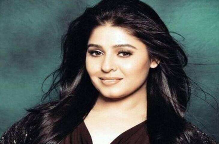 Happy Birthday&nbsp;Sunidhi Chauhan : 4 साल की उम्र में ही&nbsp;करियर&nbsp;की शुरुआत कर चुकी थी&nbsp;Sunidh, अब तक गा चुकी है 3000 गाने&nbsp;