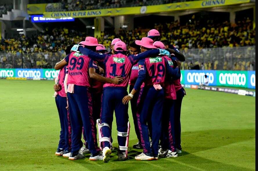 "RR--1-11--WIN01001111111111111111" "RR --1-1-1-1-1112333" "RR --1-1-1-1-111122211111" "RR --1-1-1-1-1111222" 