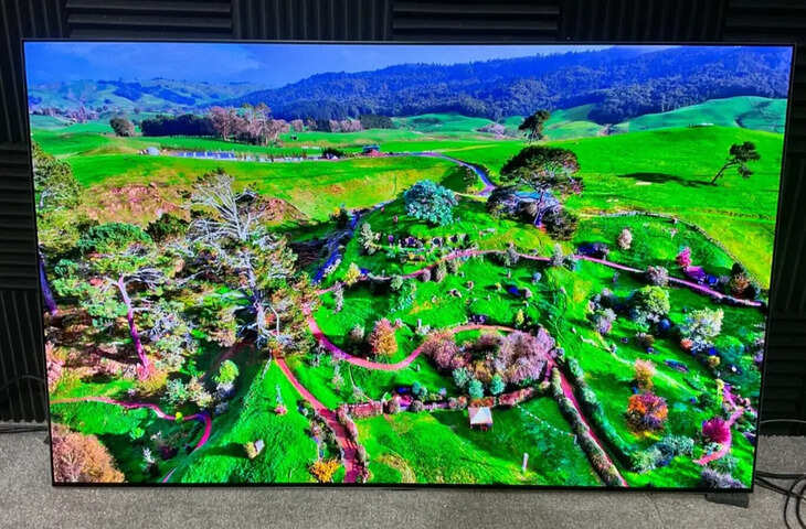 CES 2024 में LG का&nbsp; धमाका पेश किया दुनिया का पहला ट्रांसपेरेंट Smart TV, जाने कीमत और फीचर&nbsp;