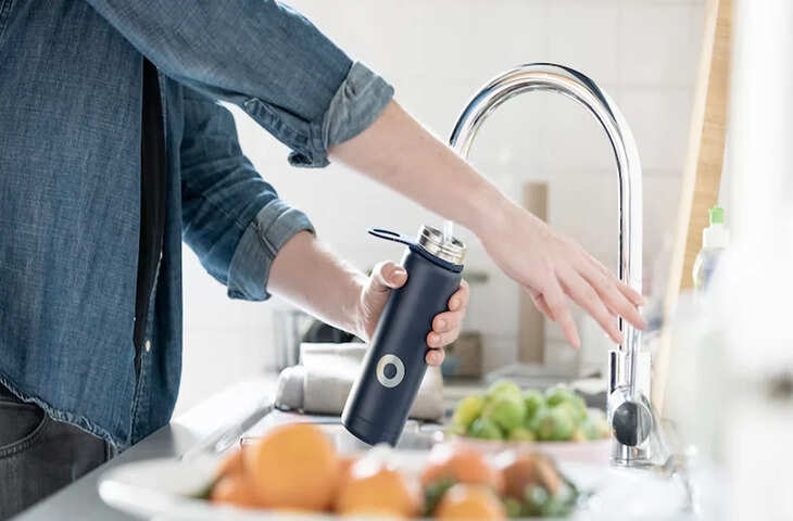 Water Bottle Cleaning Tips: बोतल साफ करने के बाद भी नहीं जा रही बदबू? ये 2 रुपये का नुस्खा मिनटों में दूर करेगा गंध