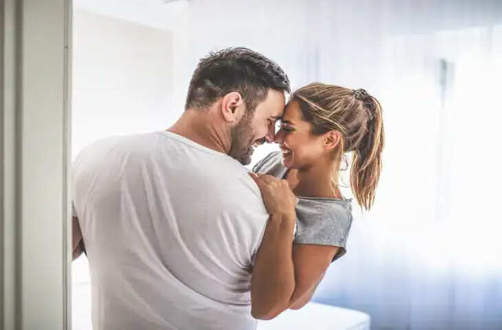 महिलाएं किन पुरुषों की ओर होती हैं ज्यादा आकर्षित? वीडियो में जानिए वो 10 आदतें जो पुरुषों को बनाती हैं सबसे खास