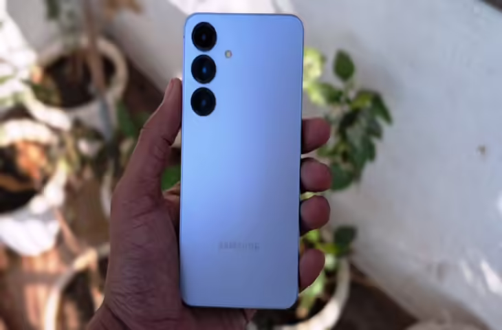 Samsung Galaxy S25 Price Cut: फ्लैगशिप स्मार्टफोन पर मिल रही हजारों की छूट, ऑफर देख आप भी तुरंत कर देंगे ऑर्डर&nbsp;