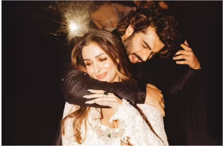 झूठी निकली Arjun Kapoor और Malaika Arora के ब्रेकअप की खबरें,&nbsp;मैनेजर ने बताया अलग होने की अफवाहों का सच&nbsp;