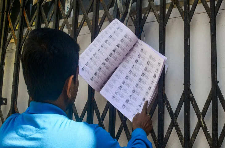 बंगाल में SIR पर खिंची तलवारें&hellip; 8 अपीलों ने बढ़ाया सियासी पारा, कल EC की चौखट पर दस्तक देगी TMC