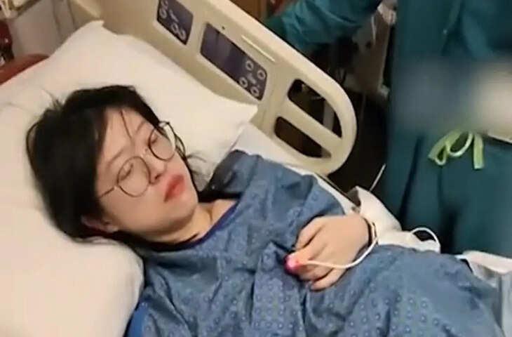 डिलीवरी रूम में पत्नी दर्द में तड़प रही, लेकिन इन्फ्लुएंसर पति वीडियो बनाने में मस्त,&nbsp;सोशल मीडिया पर वीडियो वायरल