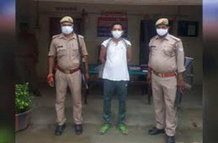 फर्जी अफसर बन डॉक्टर के घर मारी रेड, लॉकर-अलमारी की सच्चाई देख अपराधीयों के उडे होश