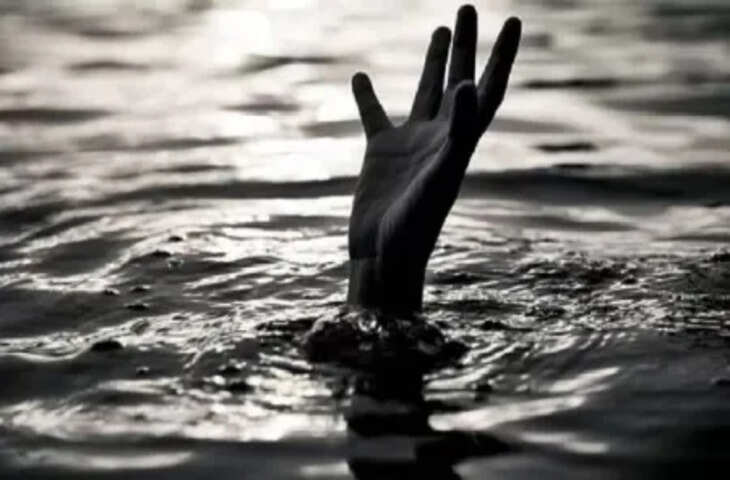  पत्नी से विवाद के बाद पिता ने दो बेटों को गंगा में फेंका, खुद भी कूदा &mdash; 2 किलोमीटर दूर जिंदा मिला  वाराणसी, उत्त