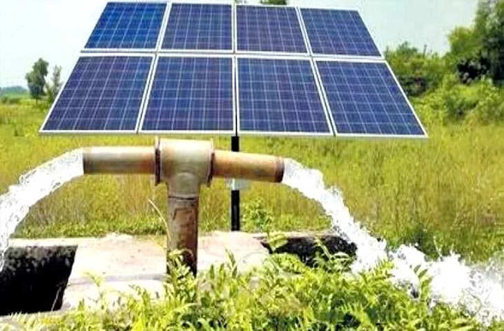 जयपुर: पीएम-कुसुम योजना की समीक्षा, मुख्य सचिव ने डिस्कॉम्स को 3,000 मेगावाट सौर परियोजनाएं मार्च 2026 तक विकसित करने के दिए निर्देश