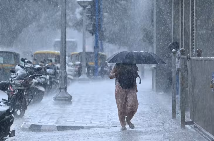 Jharkhand Weather Alert: भारी बारिश का अलर्ट, 26 उड़ानें रद्द; कई ट्रेनों पर भी असर