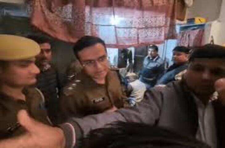 अजमेर में एक घर से मिला वन्यजीव और एंटीक सामान, जब्त हुए एंटीक सिक्के और पेंटिंग से लेकर सींग और भालू के नाखून