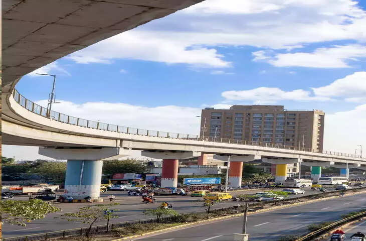 अहमदाबाद में बना CTM डबल डेकर फ्लाईओवर बेहद खूबसूरत और बेजोड़ है। 