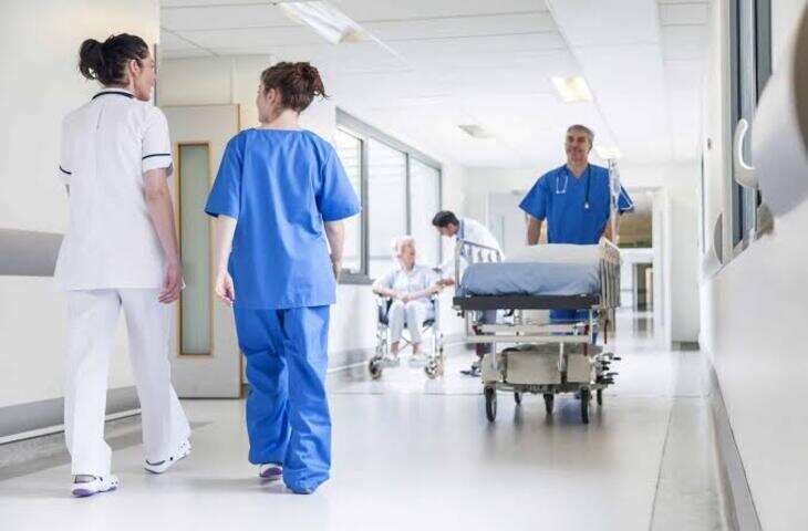 अस्पताल में मरीज को कमरे में ले गई नर्स, कैमरे में कैद हुई पूरी हरकत! वायरल पोस्ट ने मचाई हलचल