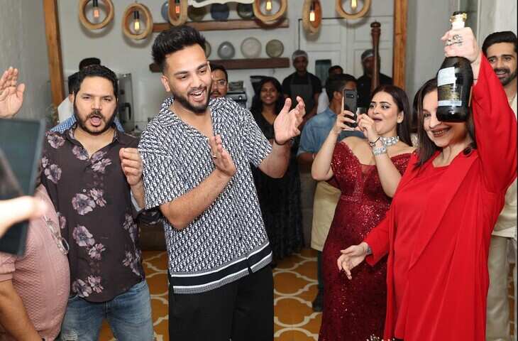 बिग बॉस OTT विनर&nbsp;Elvish Yadav को&nbsp;पूजा भट्ट ने दिया ये ख़ास बर्थडे गिफ्ट, देखकर&nbsp;यूट्यूबर की ख़ुशी का नहीं रहा ठिकाना&nbsp;