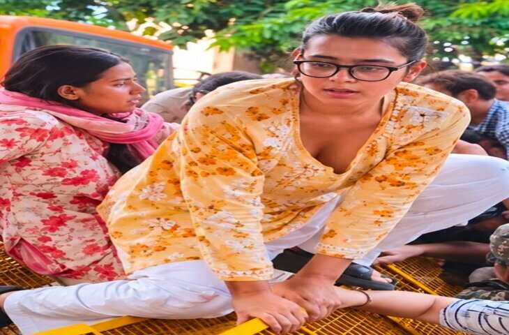 Viral Video: नेहा बोहरा की तस्वीरों को लेकर सोशल मीडिया पर छिड़ी बहस, TRP के लिए फोटो वायरल करना कितना सही?