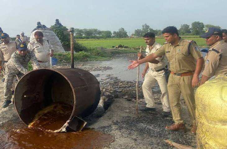 दतिया उपचुनाव से पहले पुलिस की बड़ी कार्रवाई, कंजर डेरे पर दबिश देकर अवैध शराब के खिलाफ चलाया अभियान