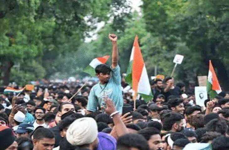 कंगना रनौत के 'जनरेशन गटर' बयान पर सोनू सूद की प्रतिक्रिया, वीडियो में बोले- 'युवा ही कलाकारों को स्टार बनाते हैं, जनता भगवान का रूप है'