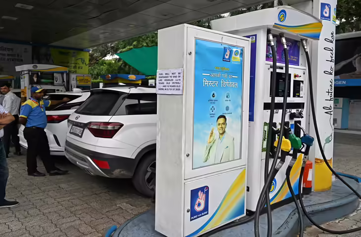 भारी प्रदूषण के चलते दिल्ली सरकार का सख्त कदम!&nbsp;18 दिसंबर से इन वाहनों को नहीं मिलेगा फ्यूल