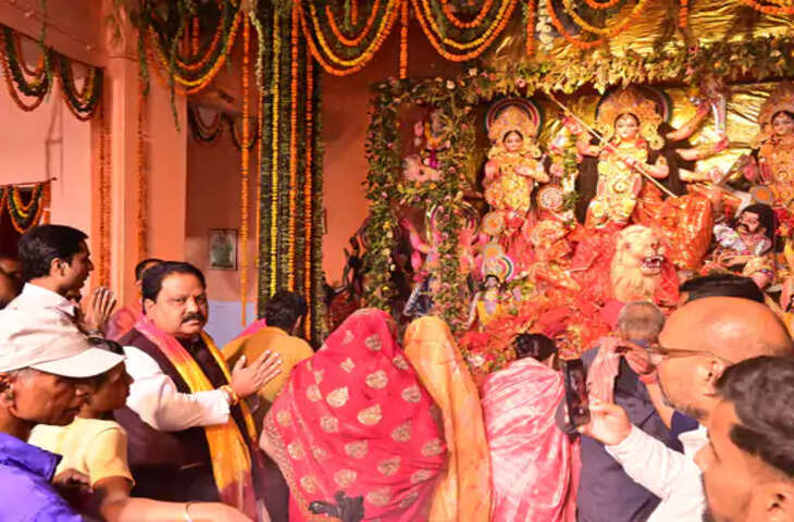 दुर्गा पूजा पर अररिया के 3 प्रमुख मंदिरों में 500 से ज्यादा बकरों की बलि, दर्शन के लिए उमड़ी श्रद्धालुओं की भीड़