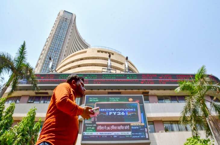 Stock Market Closing : तीन इन की शानदार तेजी के बाद सपाट बंद हुए बाजार, इन स्टॉक्स में दिखी बढ़त&nbsp;