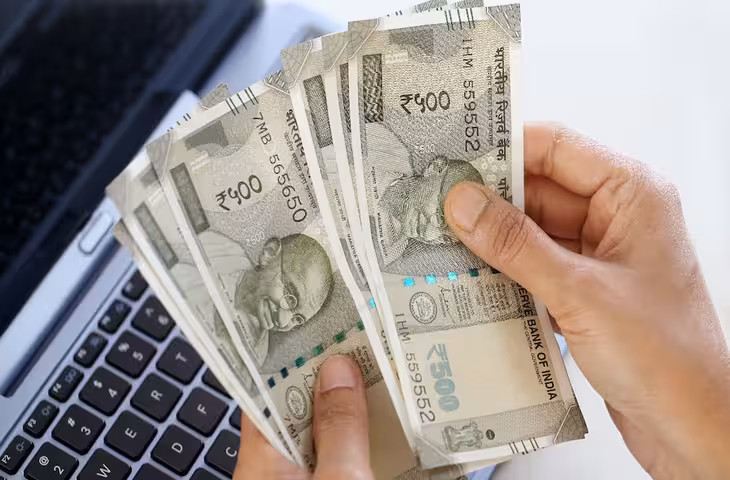 फेस्टिव सीजन में कर्मचारियों को बड़ा फायदा, ₹15 हजार तक के गिफ्ट वाउचर पर नहीं लगेगा टैक्स