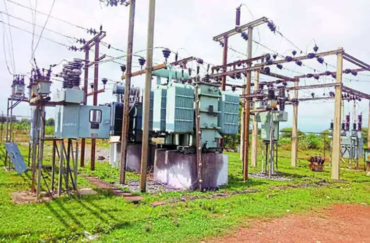 लखनऊ में बारिश के बाद बिजली संकट, कई इलाकों में घंटों बत्ती गुल; पानी की सप्लाई भी प्रभावित