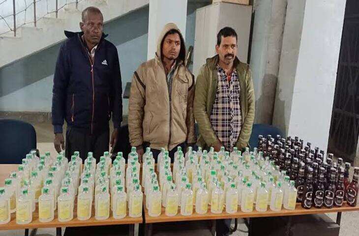 नेपाली शराब की बड़ी खेप बरामद, दो तस्कर गिरफ्तार; एक फरार