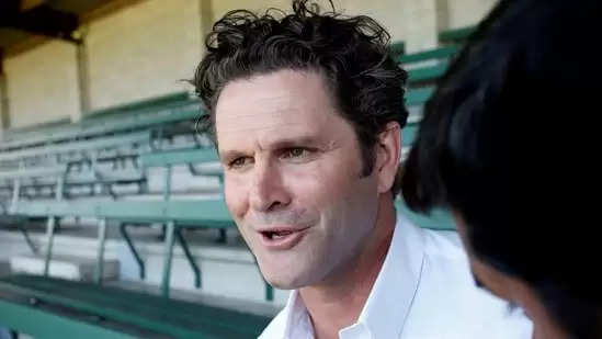 chris cairns=--11