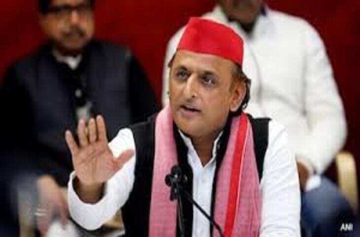 लंदन से लौटे अखिलेश यादव नए लुक में नजर आए, अनंत अंबानी की शादी में हुए शामिल