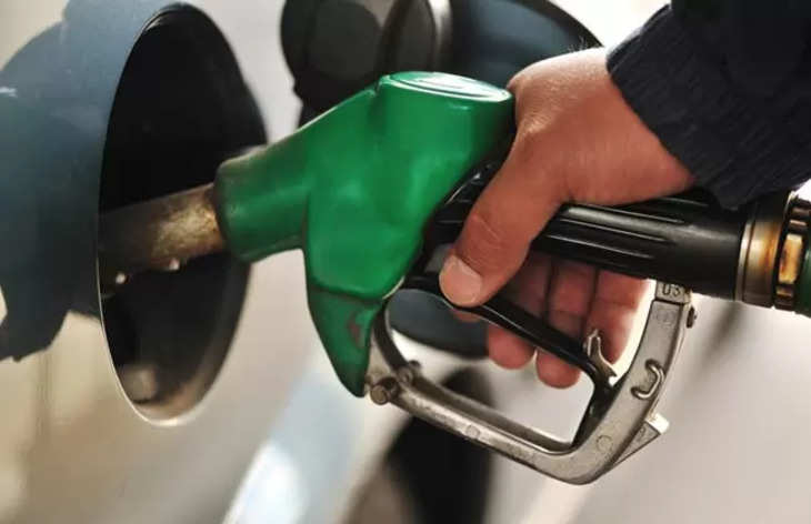 Petrol Diesel Price: कच्चे तेल की कीमतों में उछाल के बाद क्या महंगा हुआ पेट्रोल-डीजल? यहां चेक करें नये भाव