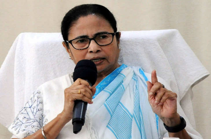 Mamata Banerjee का PM Modi पर तंज, "स्टेडियम और रेल का नाम अपने नाम पर नहीं रखती"
