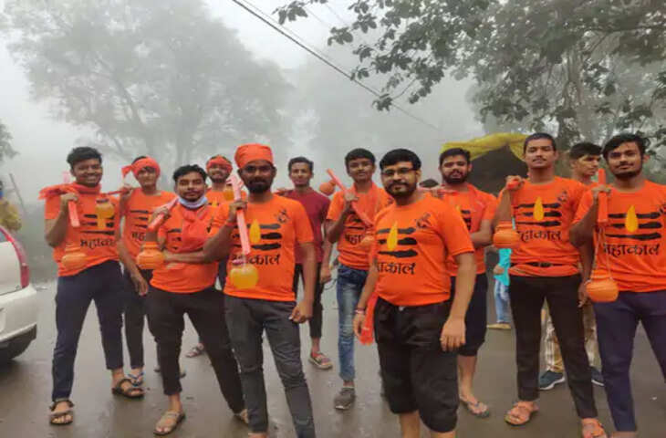 Indore विनायक मित्र मंडल की भव्य कांवड़ यात्रा