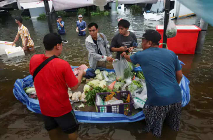 Bangkok Flood: 320mm बारिश से डूबा बैंकॉक, 80 हजार लोग फंसे; 7 लाख प्रभावित