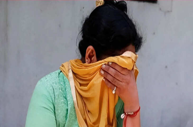 ‘मेरे पति ने गर्लफ्रेंड के लिए…’, गाजीपुर में विवाहिता रोते-पुकारते थाने पहुंची