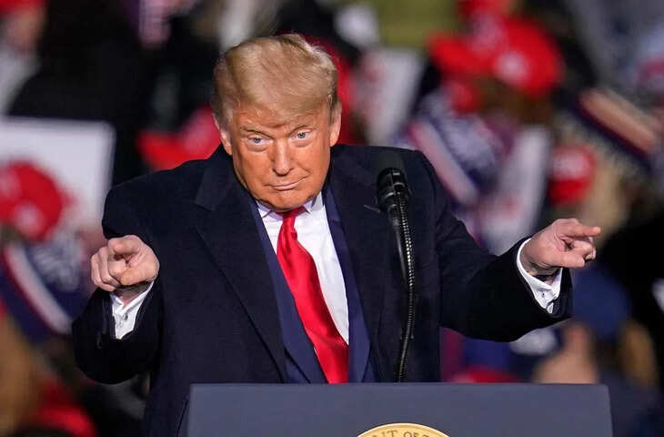 Trump Viral Video: भाषण के बीच अचानक नाचने लगे ट्रंप, स्टेज पर हुआ कुछ ऐसा कि बदल गया माहौल