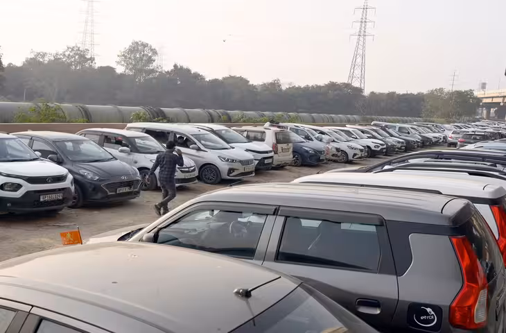 फरीदाबाद में 8-10 साल नहीं, अब 3-4 साल में ही कार बेच रहे लोग, जानिए क्यों बदल रहा कार खरीदने का ट्रेंड