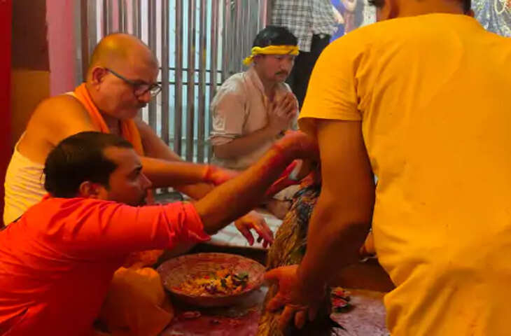 पूर्णिया के कोरटबारी में मन्नत पूरी होने पर दी जाती है बकरों की बलि, 2007 से हो रही दुर्गा पूजा; नवमी पर खिचड़ी महाभोग