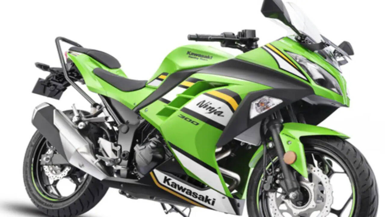 दमदार इंजन, रेट्रो लुक और नए फीचर्स के साथ लॉन्च हुई Kawasaki Ninja 300, जानें कीमत और पूरी डिटेल