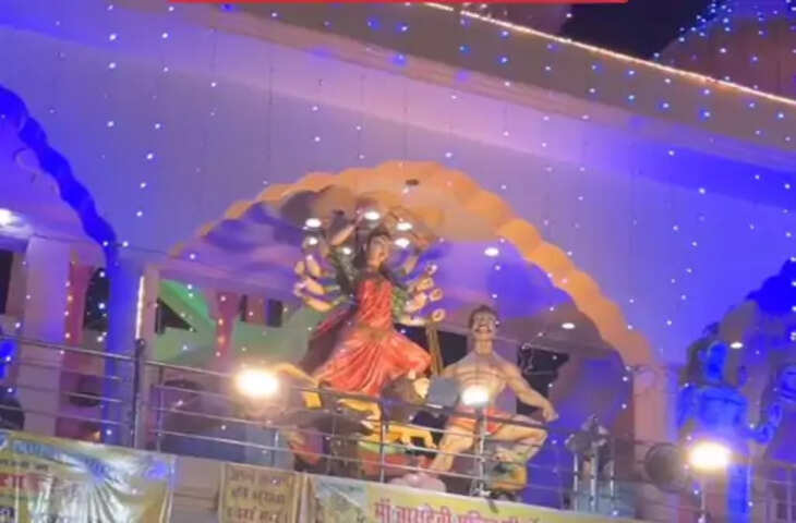 कानपुर के बारादेवी मंदिर में नवरात्र के पहले दिन उमड़ी श्रद्धालुओं की भीड़, सुबह से दर्शन के लिए लगी कतारें