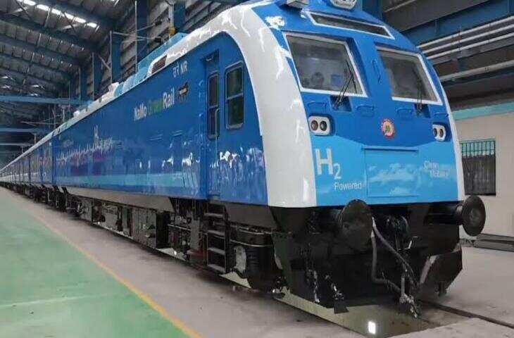 Hydrogen Train India: 90 KM का सफर सिर्फ ₹5 में! जानिए हाइड्रोजन ट्रेन कैसे डीजल और इलेक्ट्रिक ट्रेनों से है अलग 