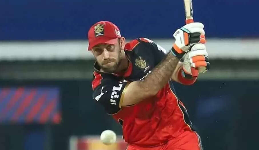 Glenn Maxwell vs Dushmantha Chameera