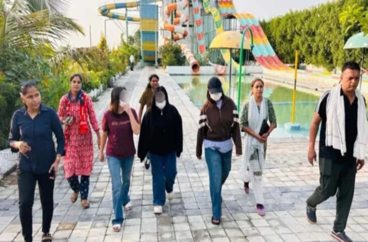 रतलाम में संदिग्ध स्पा सेंटर पर पुलिस का छापा, तीन विदेशी युवतियां समेत कई लोग मिले