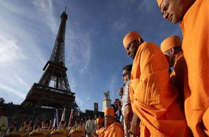 Eiffel Tower Controversy: महिला कर्मचारियों को हटाने के आरोप से मचा विवाद, विरोध के बाद एफिल टावर खुलने में हुई देरी
