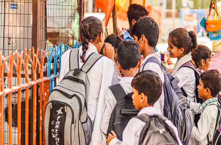 दिल्ली के बाद यूपी में भी गर्मी की छुट्टियां घोषित, 27 दिन बंद रहेंगे स्कूल