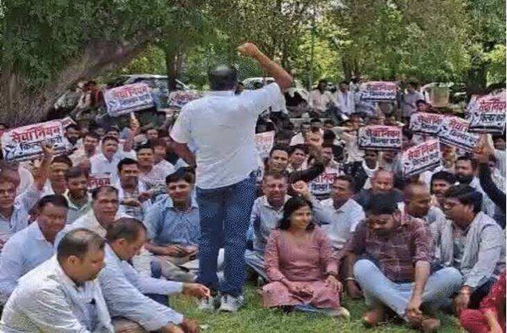 राजस्थान में मनरेगा संविदा कर्मचारियों का आंदोलन टला, वीडियो में जाने किरोड़ी लाल मीणा के आश्वासन के बाद 15 दिन का सामूहिक बहिष्कार स्थगित