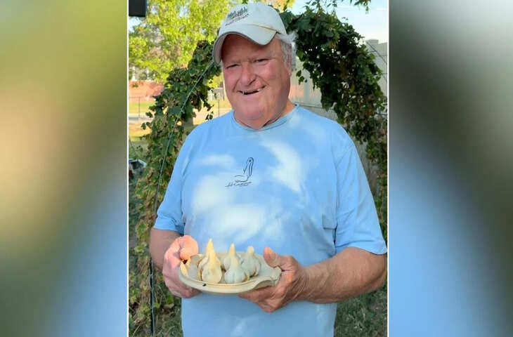 मोदक खाते ही अमेरिकी ने दिया ऐसा रिएक्शन, इंटरनेट पर छा गया ये वीडियो