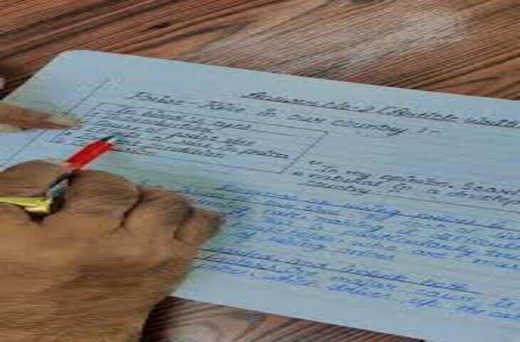 छात्र की बोर्ड एग्जाम कॉपी देखकर टीचर भी रह गई दंग, 80 में 80 नंबर देखकर वायरल हुआ वीडियो