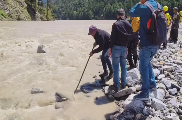 खीर गंगा आपदा के सात दिन बाद भी चुनौती बरकरार, गंगोत्री धाम, हर्षिल और धराली जिले मुख्यालय से कटे हुए